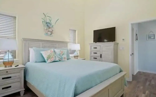 Coastal Paradise by Miss Kitty’s