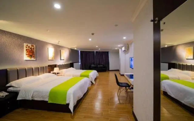 Jinchi Business Hotel