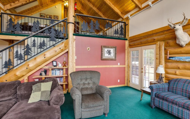 Bucksaw Lodge