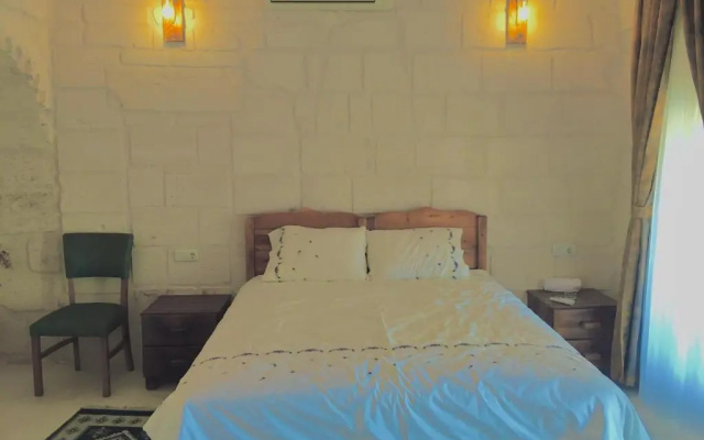 Mons Masius Hotel
