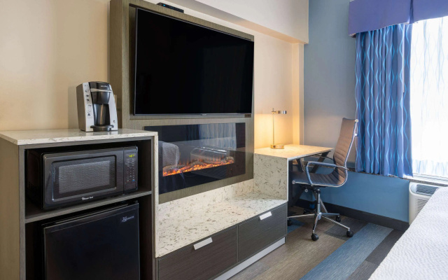 Days Hotel by Wyndham North Bergen NYC Area