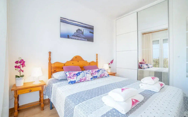 Apartment in Empuriabrava Near Sandy Beach
