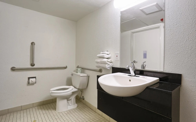 Motel 6 Pittsburg