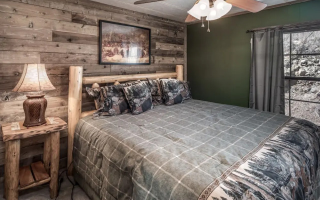 Buckhorn Cabin - Three Bedroom Cabin