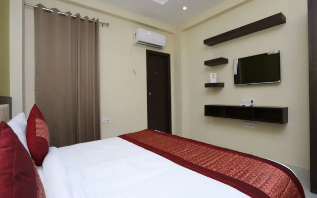 OYO Flagship 12081 Palm Garden Suites