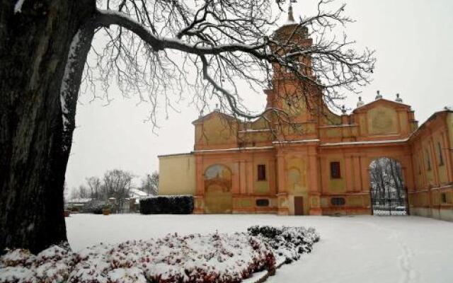 Отель Albergo Villa Alessia Кастель-д'Арио вид на фасад