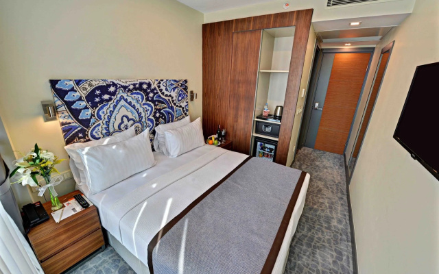 All Inn Hotel