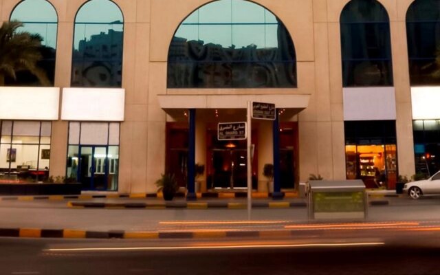 Отель Swiss-Belhotel Sharjah ОАЭ, Шарджа - отзывы, цены и фото номеров - забронировать отель Swiss-Belhotel Sharjah онлайн вид на фасад