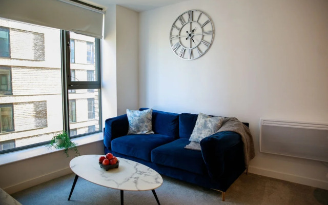 Trafford Suite Modern 1 bed With Cinema Room