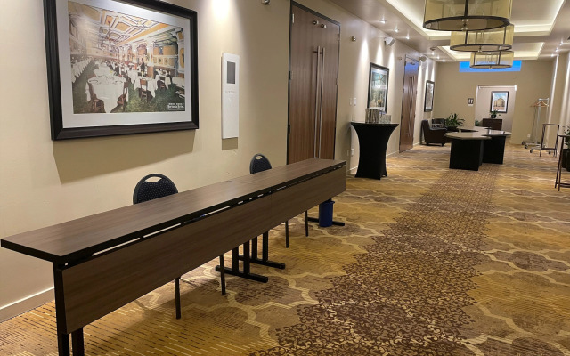 Mark Spencer Hotel