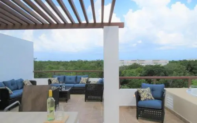 Apartments Steps Away From Pool Facing the Golf Course