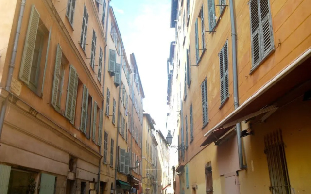 The Gelato- Charming 1-BR Old Town