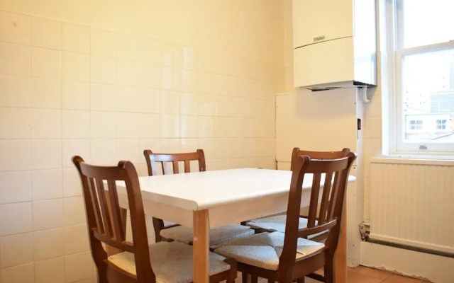 Spacious 3 Bedroom Flat in Covent Garden