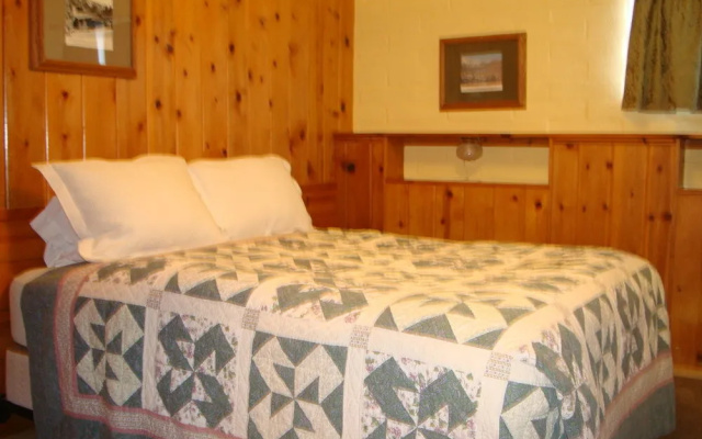 Lake Front Cabins
