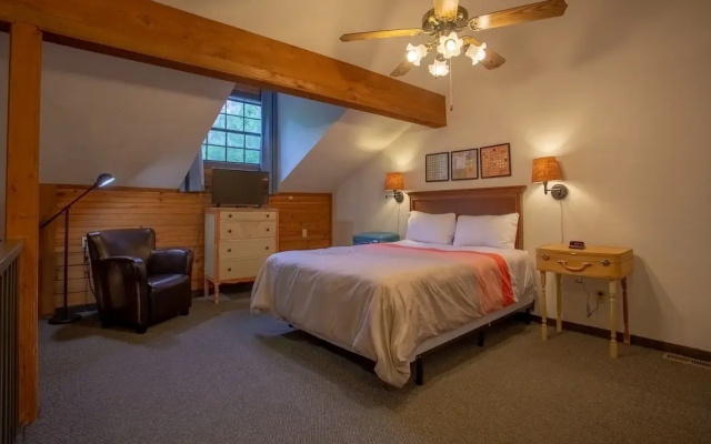 Day Dreamer 2 Bedrooms 2 Bathrooms Cabin