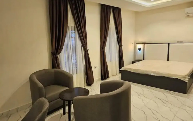 Peninsula Suites