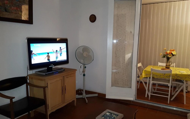 Studio in Saint-mandrier-sur-mer, With Enclosed Garden - 100 m From th