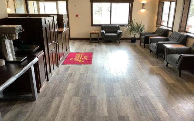 Luxury Inn And Suites
