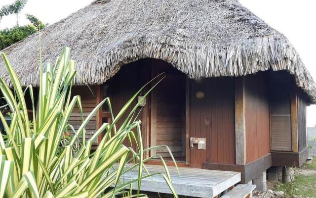Отель Bungalow Tuatini балкон