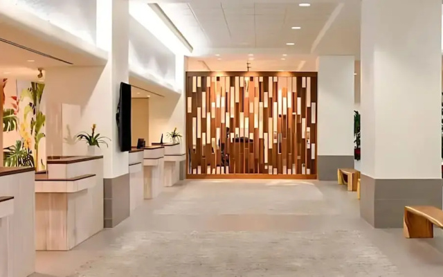 Ala Moana Condo by Zelloo