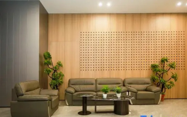 Yipan Hotel (Guanggu Biocity Maternal and Child Health Hospital)
