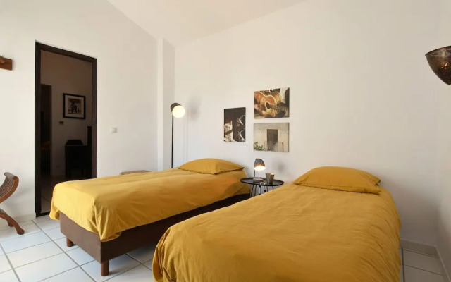 Villa a Sayalonga Vicino al Mare