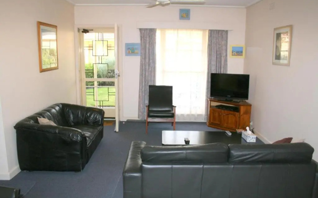 Rosebud Beach Unit 200 mt to Beach Late checkout