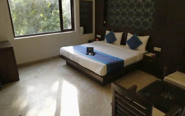 FabHotel Karol Bagh Main Market