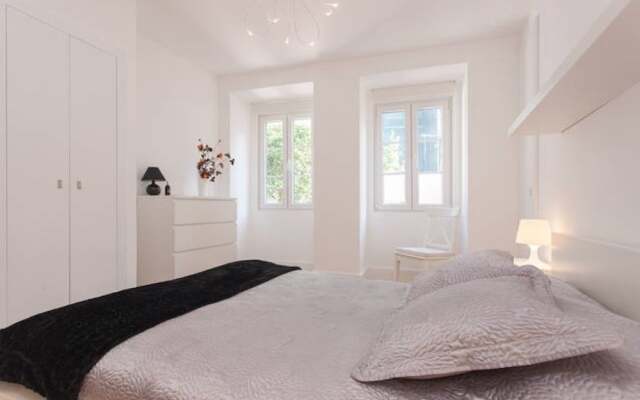 Отель Lisbon Deluxe Flat in Principe Real комната для гостей