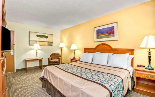Days Inn - Raleigh Downtown