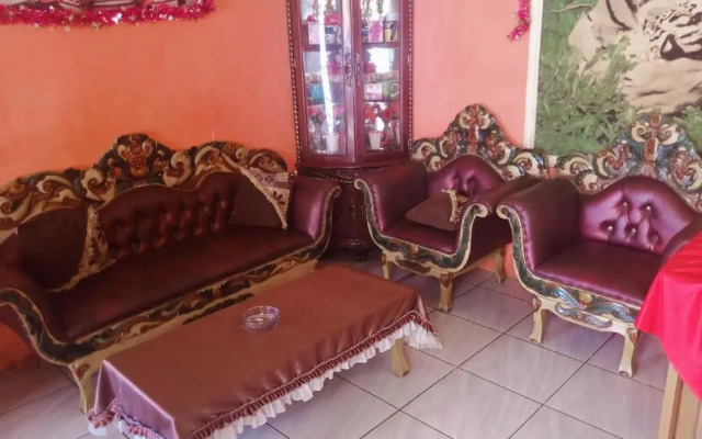 EXPRESS O 92251 Jaya Kusuma Homestay Near PONPES Darul Muhtadin