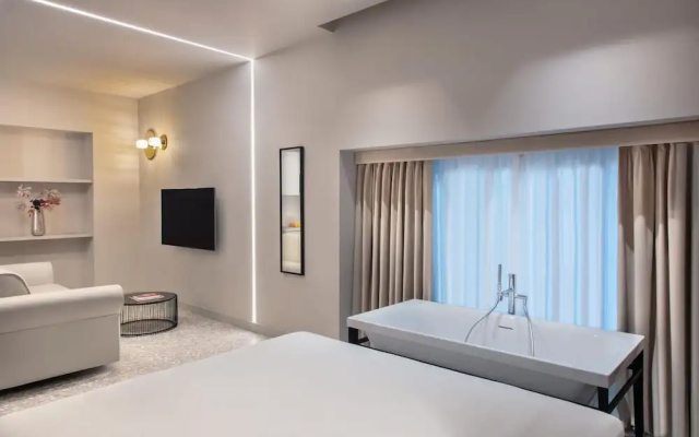 Lady Rose Prestige Suite