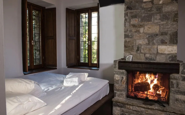 Snowpeak Chalet Archontiko-Master Suite