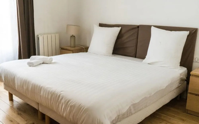 Opera Grey I Trendy 2 Bed Apt in Paris
