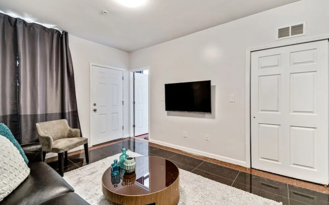 Amazing 2BD Steps From the Convention Center