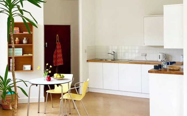 The Old Riverside School House Apt 3