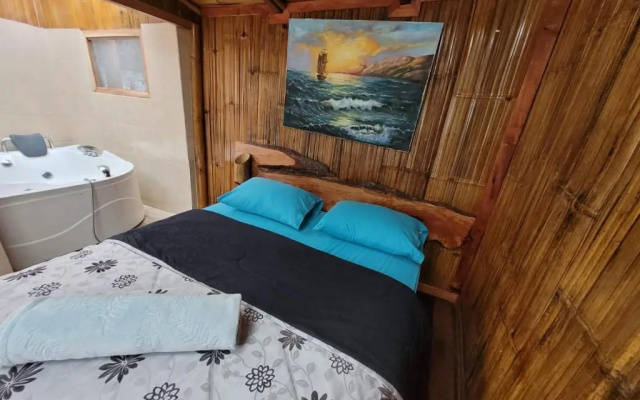 Mindo GlamBird Glamping & Lodge