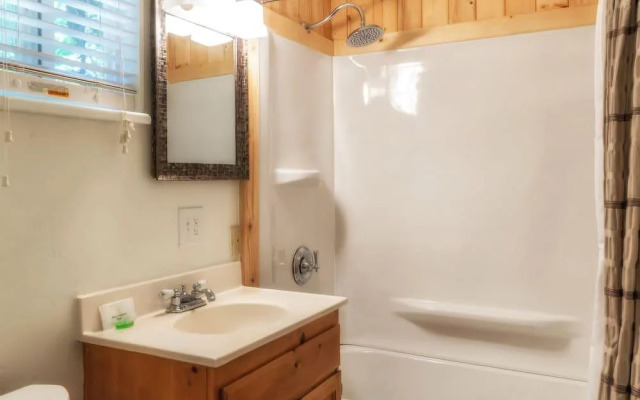 Knotty Pines Cabins