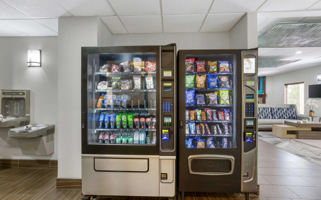 Best Western Plus Springfield Airport Inn