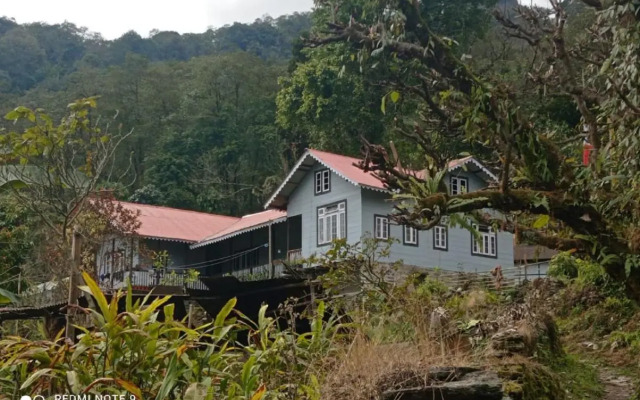 Rinzeebong Homestay by StayApart