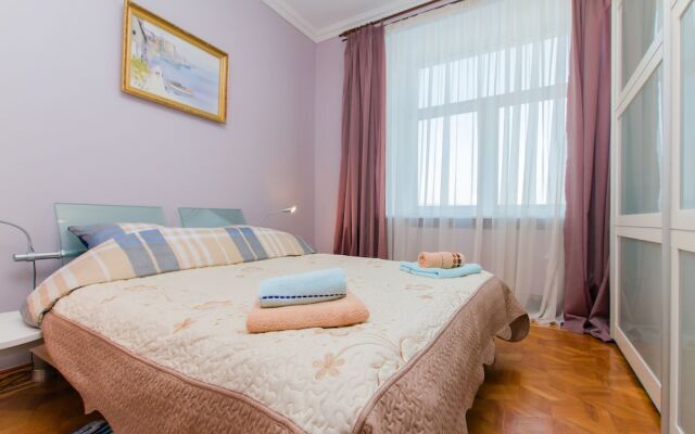 Гостиница Apartmenty Uyut Stalinsky Ampir в Москве отзывы, цены и фото номеров - забронировать гостиницу Apartmenty Uyut Stalinsky Ampir онлайн Москва вид на фасад