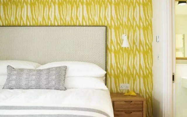 5 The Salterns, Chichester 401155