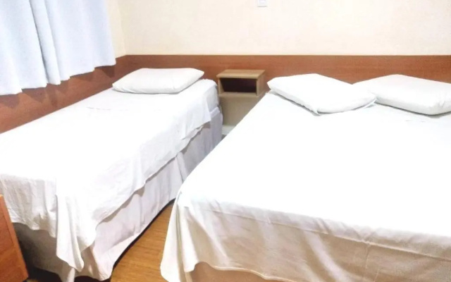 Lelis Hotel