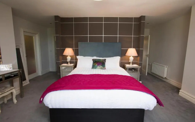 Inch View Lodge