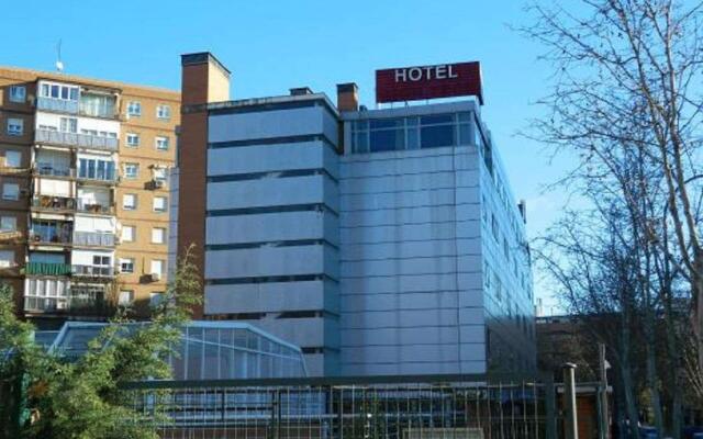 Отель Sercotel Madrid Aeropuerto Мадрид вид на фасад