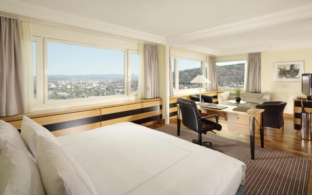Отель Swissotel Zurich комната для гостей