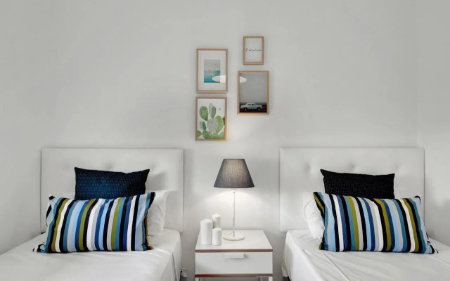 Del Parque Flats - Golf & Beach