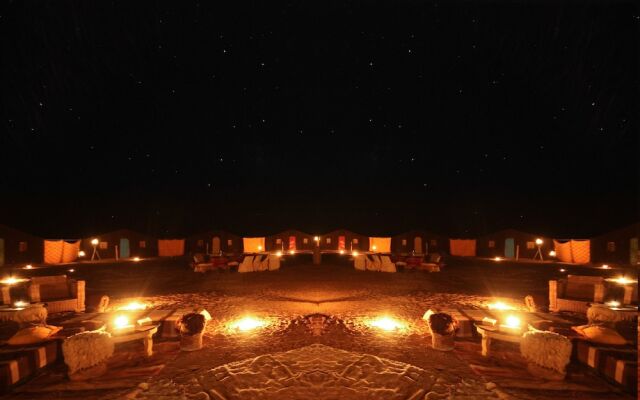 Отель Bivouac Karim Sahara Марокко, Загора - отзывы, цены и фото номеров - забронировать отель Bivouac Karim Sahara онлайн вид на фасад