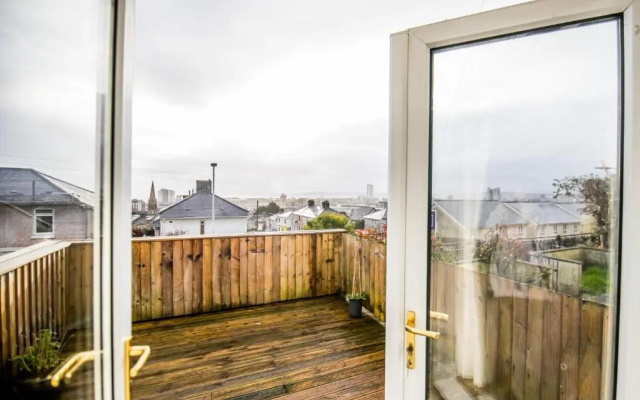 Stunning 2BD Family Retreat Swansea