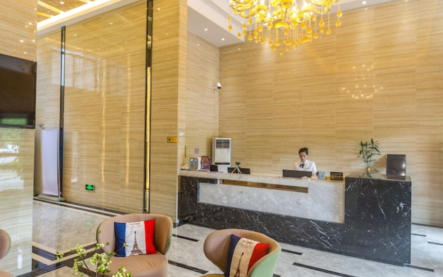 Q Hotel
